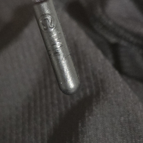 Lululemon Pace Breaker 9" Black White Shorts Size L - Picture 9 of 13